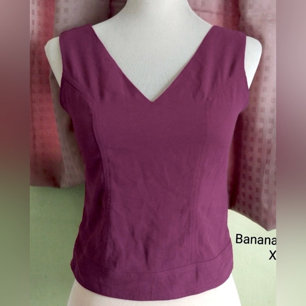 Banana Republic Sleeveless V-neck Tailored Cropped Tank Top Purple